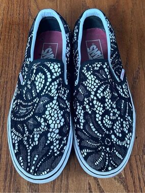 Vans Black & White Lace-Pattern Slip-On Sneakers - 6.5